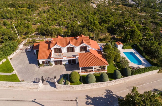 Amazing home in Gornje Sitno