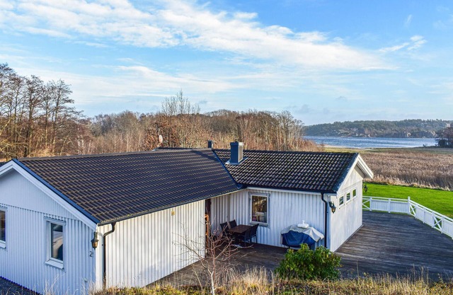 Amazing home in Klövedal with kitchen