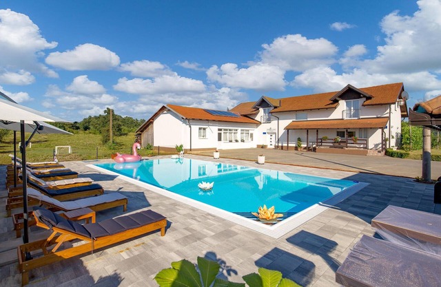 Amazing home in Slunj with WiFi