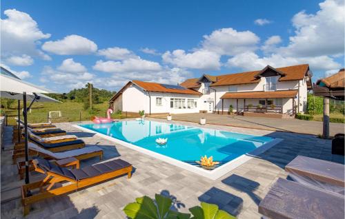 Amazing Home In Slunj With Wifi
