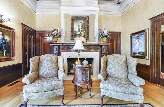 Amazing, luxurious, historic home in downtown Gooding, close to EVERYTHING!