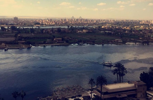 Amazing Nile View and Pyramids Apartment