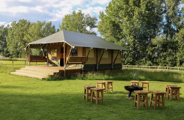 Amazing Safari Lodge With Wild Swimming Lake