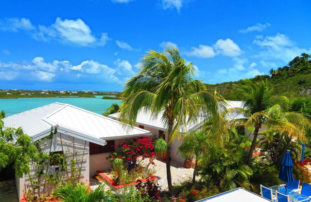 An island hideaway on the south side of Providenciales by the lake.
