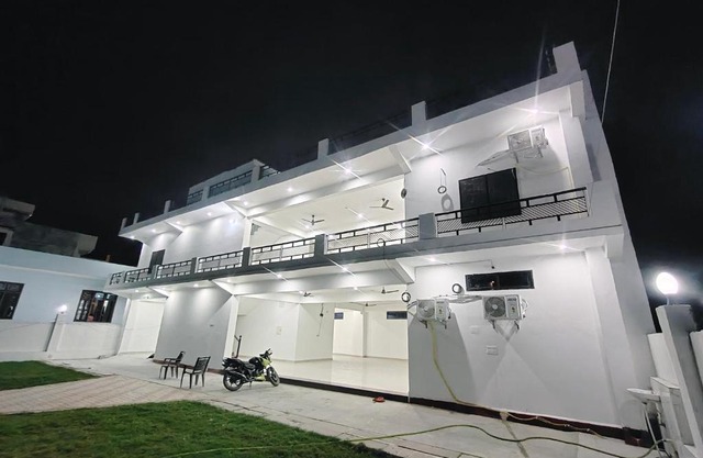ANAND BHAWAN i