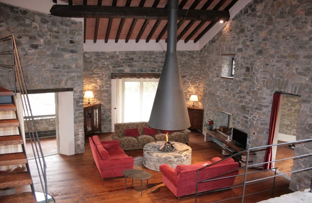 Ancient mill-Tuscany. PRIVATE POOL- near to CINQUE TERRE-barbecue-river-wifi