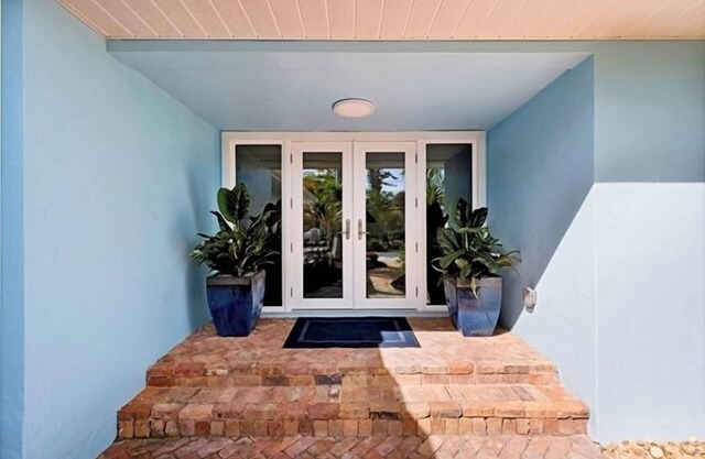 Angel’s Nest – Gulf-Front with Private Pool in Sanibel’s Chateaux Sur Mer