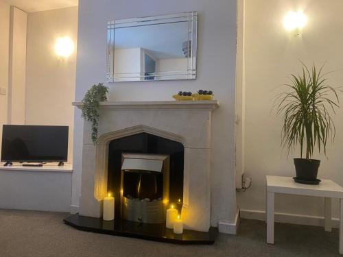 Angies 2 bed home in Eccleston near Liverpool sleeps 5