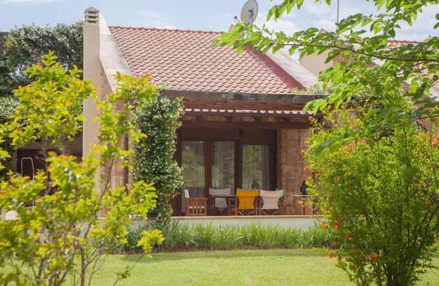 Antaeus: Family villa with shared pool