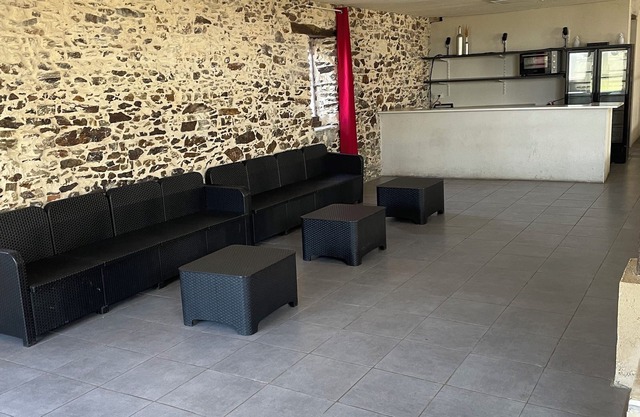 Apartment with outbuilding for private parties