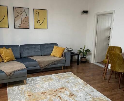Apartament la casa