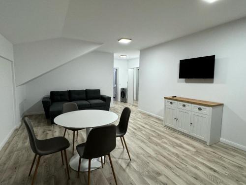 Apartamente noi de închiriat