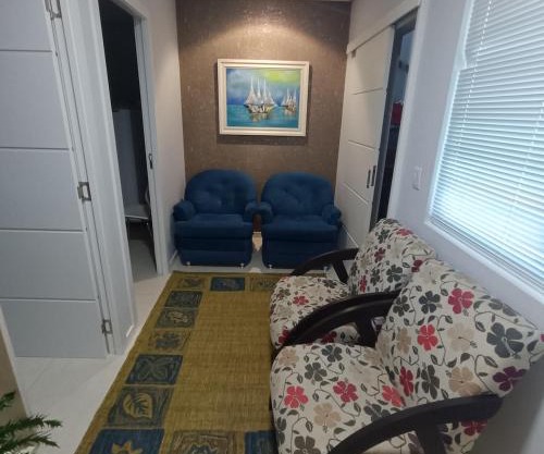Apartamento térreo aconchegante com estacionamento na porta