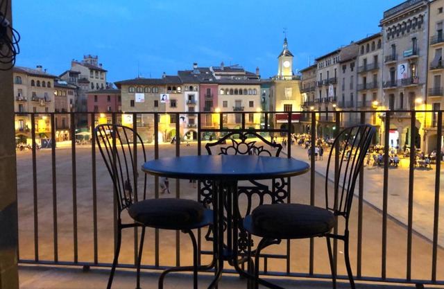 Apartaments Vicus 3 con vistas a la Plaza Mayor de Vic
