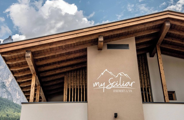 Apartment "Mysciliar Sky II" with Mountain View, Wi-Fi, Garden, Terrace & Balcony; Pet-Friendly