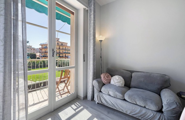 Apartment 'Giaely' with Balcony and Air Conditioning