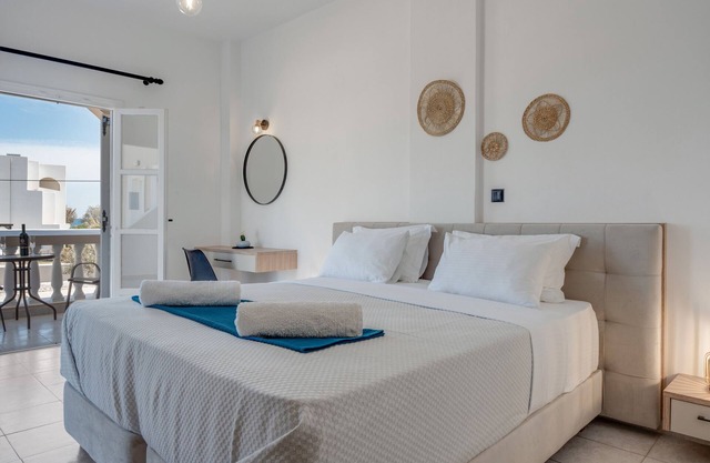 Apartment '08 Double room Perivolos beach' with Mountain View and Air Conditioning
