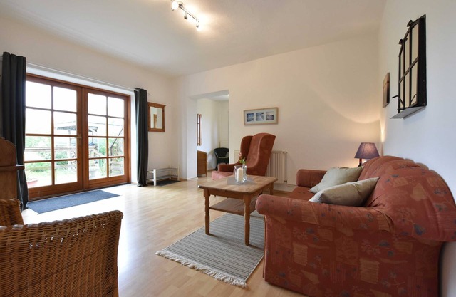 Apartment 1 with 2 bedrooms (2-5 pers.) on the ground floor - Villa Seeheim vacation property directly on the waterfront