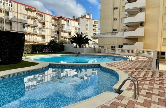 Apartment 'Alquilar Mas Comprar - Pascual' with Shared Pool and Shared Garden