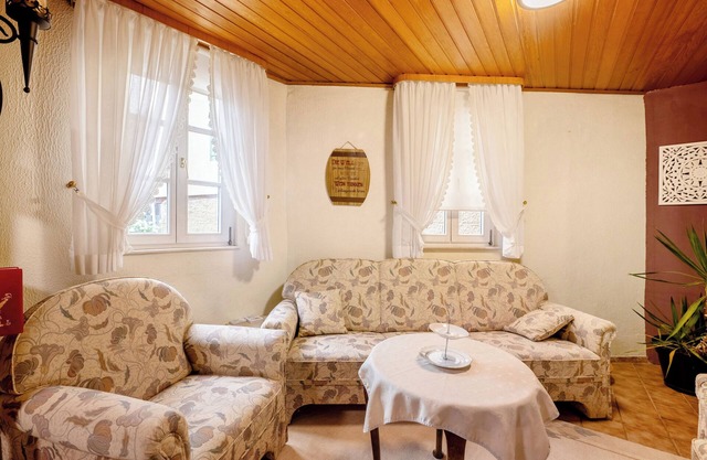 Apartment 'Am Fischertor' with Private Terrace and Wi-Fi