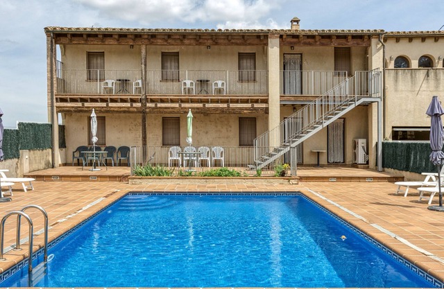 Apartment 'Cal Ferrer 3 -paller' with Shared Pool, Wi-Fi and Air Conditioning