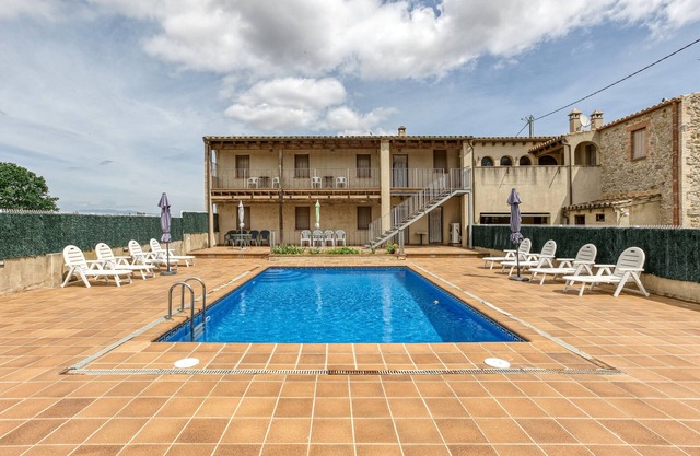 Apartment 'Cal Ferrer 2 - Quadres' with Shared Pool, Wi-Fi and Air Conditioning