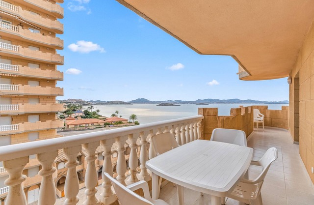 Apartment 'Castillo De Mar F2 Torre Norte 5a' with Sea View, Shared Pool and Wi-Fi