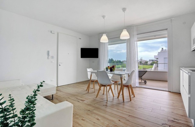 Apartment 'Deluxe 7' with Shared Garden, Wi-Fi and Air Conditioning
