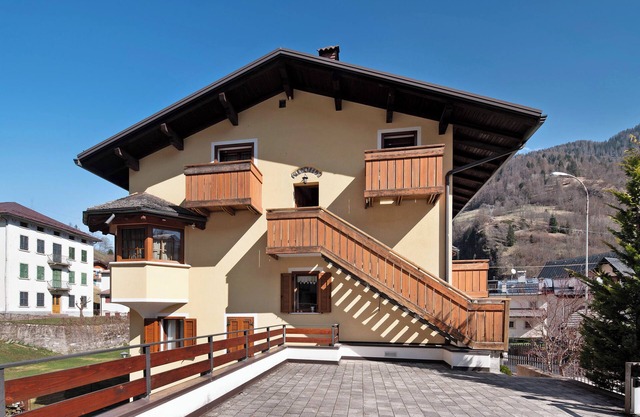Apartment 'Dolomiti' with Mountain View, Balcony and Wi-Fi