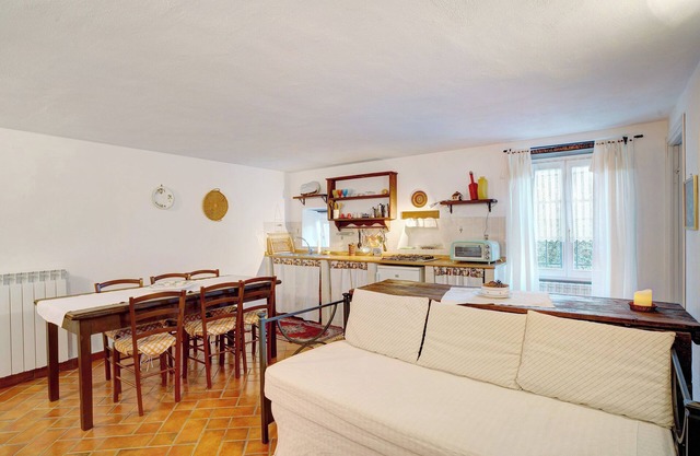 Apartment Fienile with Mountain View, Shared Pool and Wi-Fi