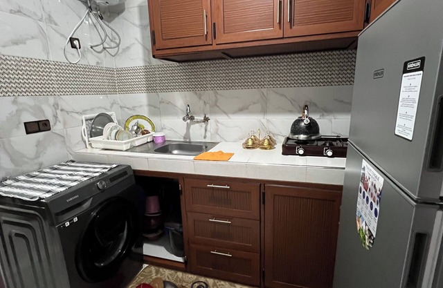 Apartment for rent with 1 bedroom and 2 living rooms in a quiet neighborhood.