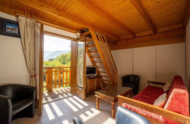 Apartment 'Appartement 10' with Mountain View, Shared Garden and Wi-Fi