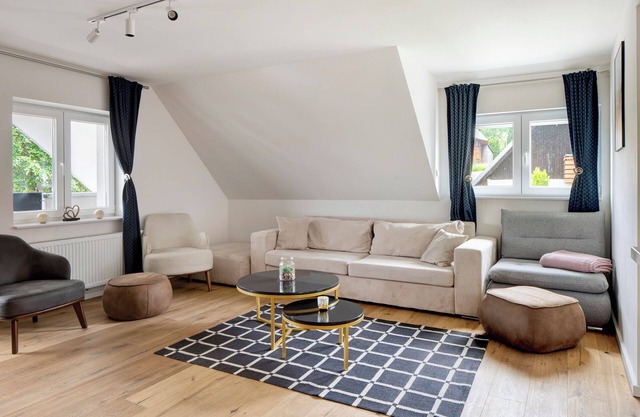 Apartment 'Gentuard's Und Leandro's Weitblick' with Mountain View, Shared Garden and Wi-Fi