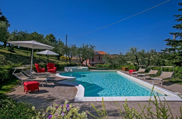 Apartment Giglio 7 - Three Bedroom Apartment, Sleeps 7