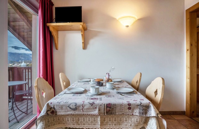 Apartment 'Giongo Residence Aparthotel 203' with Mountain View, Shared Terrace and Wi-Fi