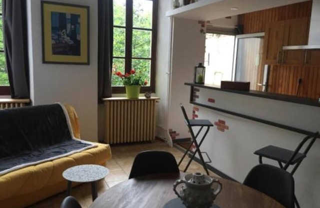 Apartment 'Gîte De La Chatiere' with Mountain View, Private Terrace and Wi-Fi