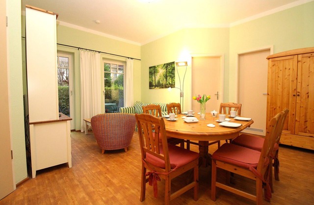 Apartment house Strandstr.32 WE 5: modern 3-room apartment with terrace close to the beach