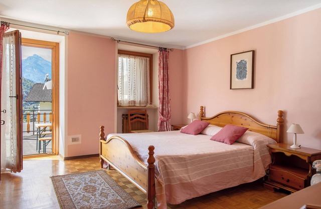 Apartment 'Il Borgo' with Mountain View, Private Terrace and Wi-Fi