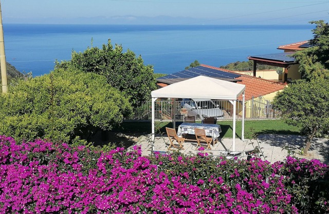 Apartment Il Mirto" with Mediterranean Garden and Sea View