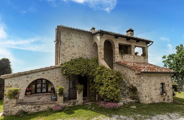 Apartment in Amiata with Mountain Views