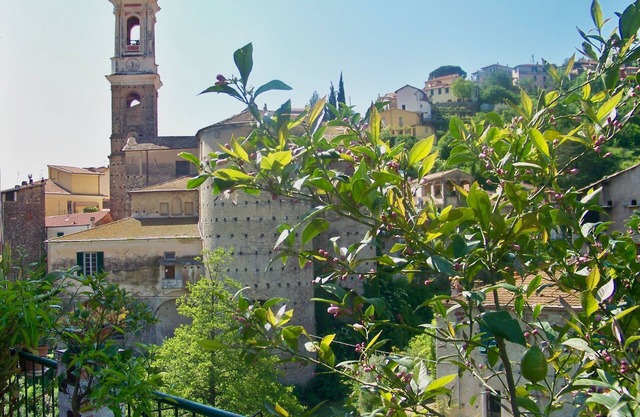 Apartment in ancient palazzo, antique furniture, modern art, lovely sun terrace