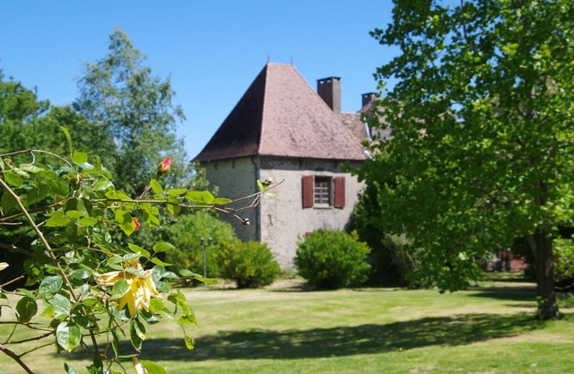 Apartment in Dependance of a hunting lodge from the 14th century