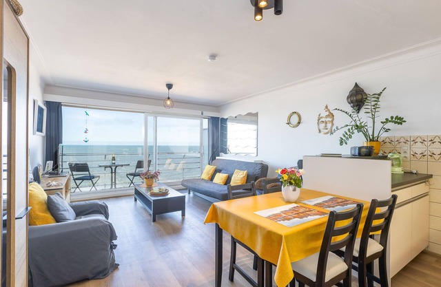 Apartment in Middelkerke by seabeach