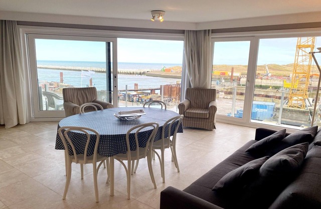 Apartment in Nieuwpoort near Sandy Beaches