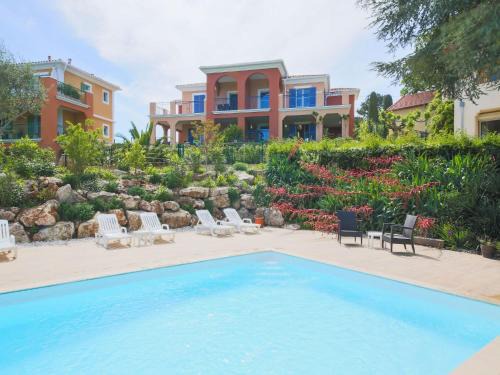 Apartment in Provence with Pool & Golf
