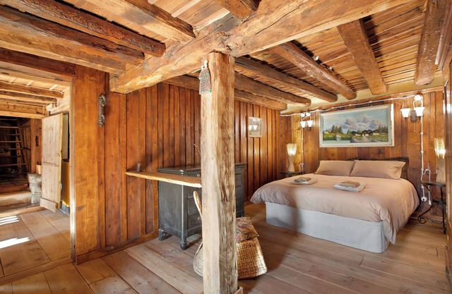 Apartment 'La Taverna Dei Due Gufi' with Mountain View, Balcony and Wi-Fi