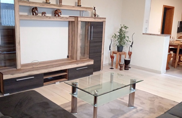 Apartment 'Kleines Afrika' with Private Terrace, Shared Garden and Wi-Fi