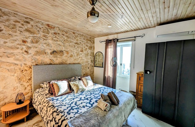 "Apartment L'Amandier, Superb sea view at Mas d'Angeline!"