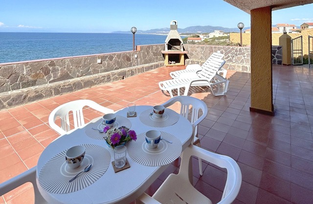 Apartment 'La Casa Di Giò' with Sea View, Private Terrace and Wi-Fi