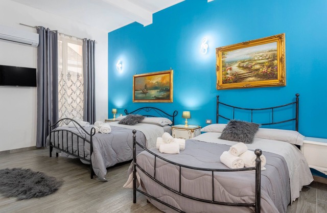 Apartment 'La Dimora Di Elma' with Wi-Fi and Air Conditioning
